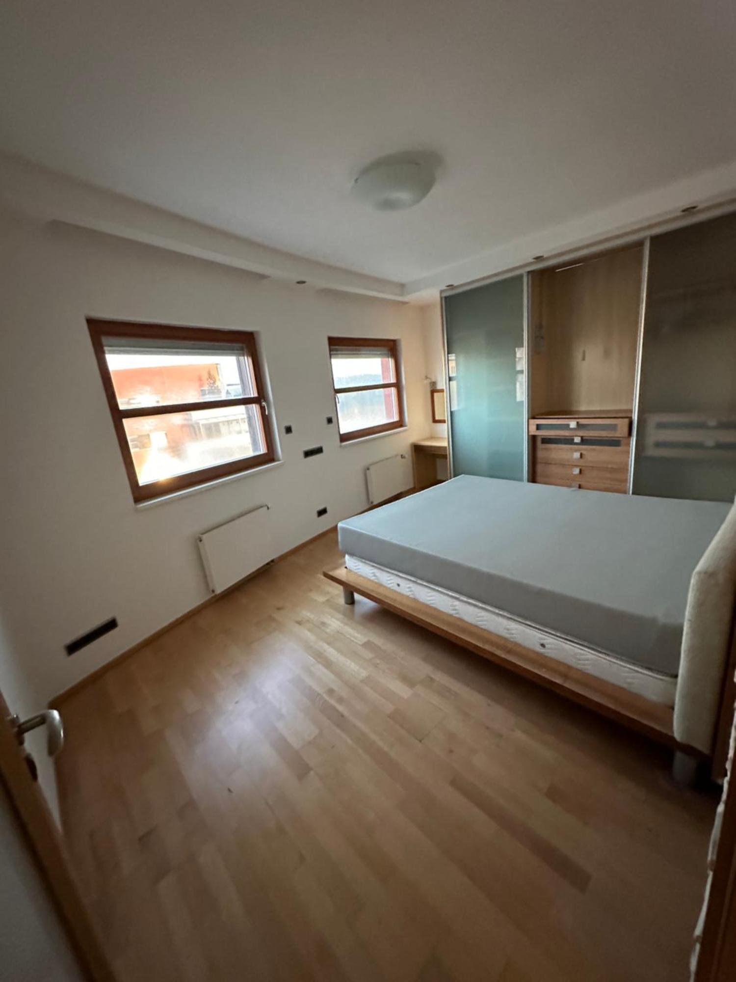 Apartment Prostorny Stresni Byt S Terasou Prague